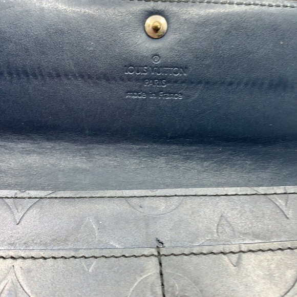 LOUIS VUITTON
Monogram Vernis “Greene” Lavender Cell Phone Holder - Picture 6 of 11